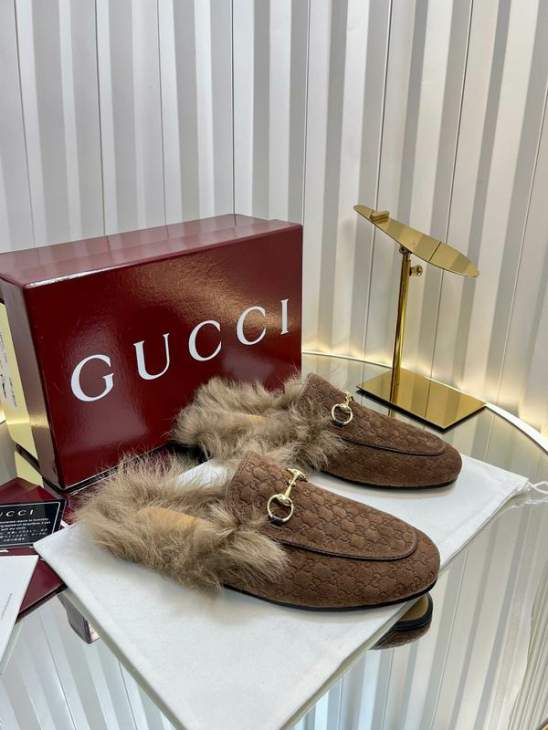 Picture of Gucci Slippers _SKUGuccisz35-42mnq11152008